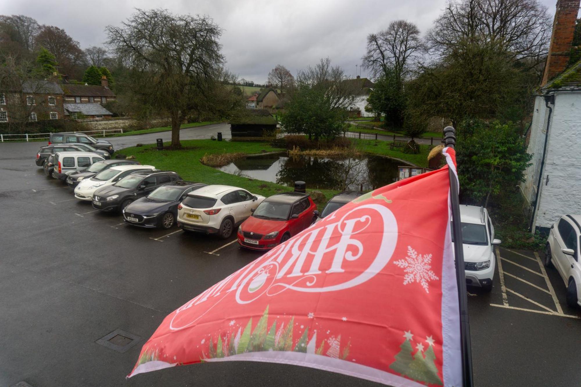 The Crown Aldbourne Hotell Eksteriør bilde