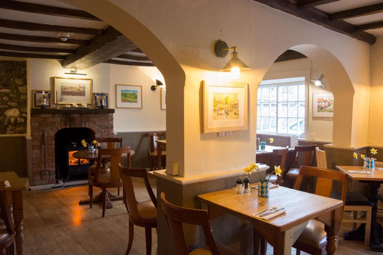 The Crown Aldbourne Hotell Eksteriør bilde